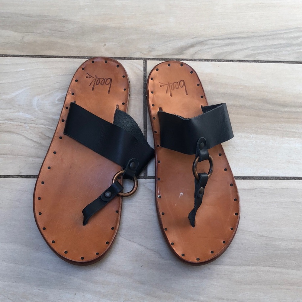 Beek sandals